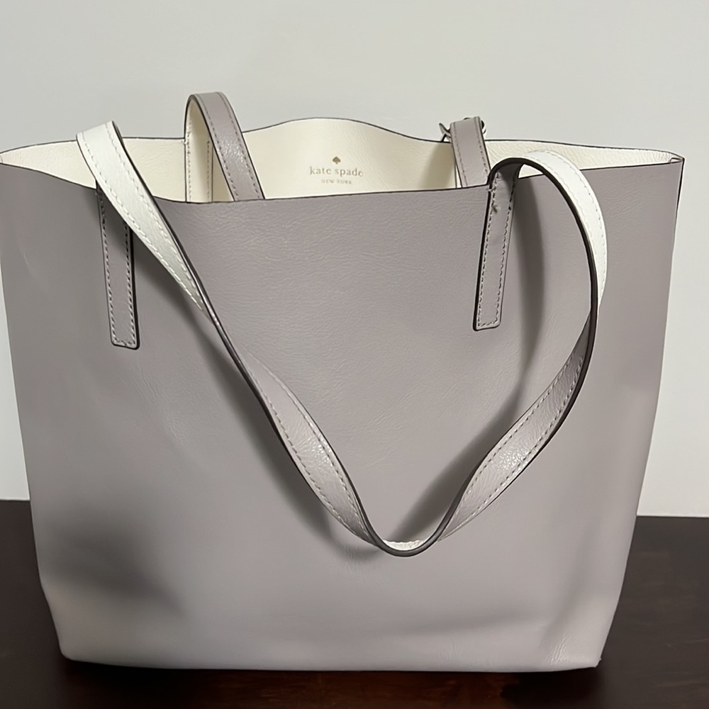 Kate Spade Reversable - Picture 3 of 8